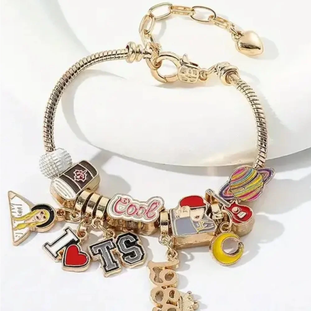 Taylor Swift 1989 Charm Bracelet - Picture 2 of 3